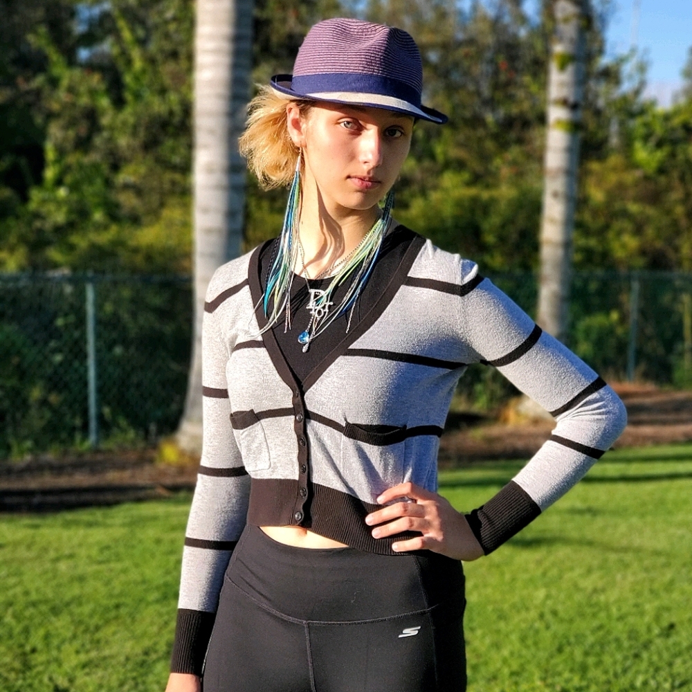 Victoria Secret V-Neck button up crop sweater, Sm - Picture 10 of 16